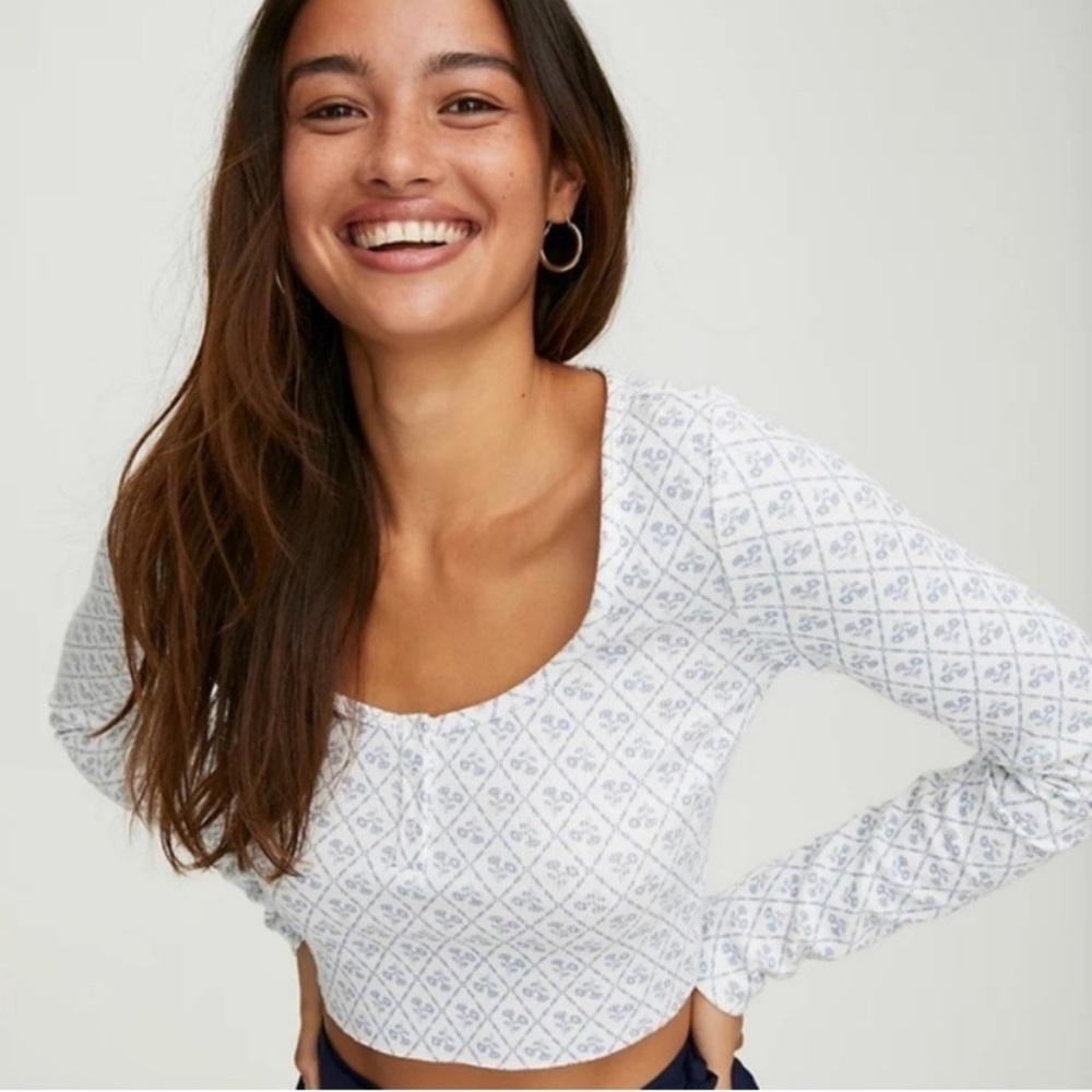 Aritzia Sunday Best crop Henley long sleeve top